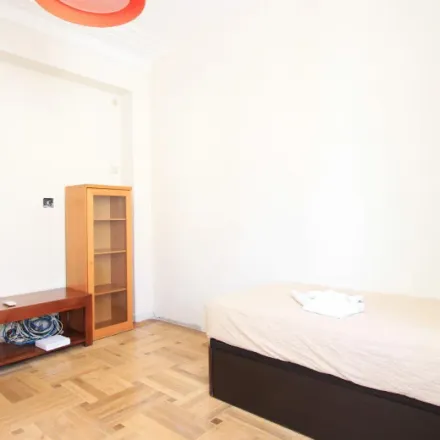 Rent this 7 bed apartment on Madrid in Supercor Exprés, Calle de Juan Álvarez Mendizábal