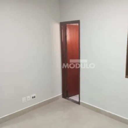 Rent this 3 bed house on Avenida João Naves de Ávila in Centro, Uberlândia - MG