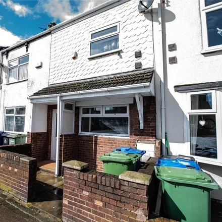 Rent this 3 bed townhouse on 64 Cartergate in Grimsby, DN31 1RT