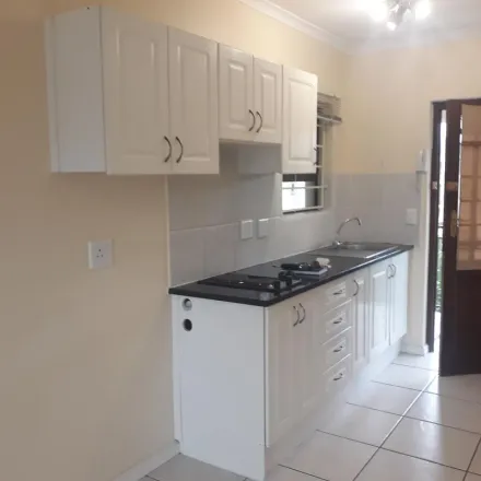 Image 2 - Micklefield School, 81 Sandown Road, Rondebosch, Cape Town, 7700, South Africa - Apartment for rent