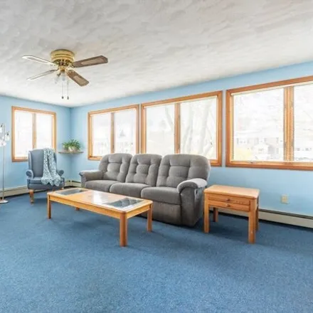 Image 3 - 5 Veterans Memorial Drive, South Peabody, Peabody, MA 01960, USA - House for sale