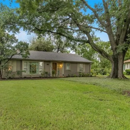 Buy this 3 bed house on 2321 Holsum Circle in Greenville, TX 75401