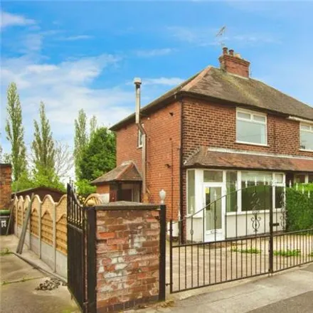 Buy this 3 bed duplex on Oakenhall Avenue in Hucknall, NG15 7TG