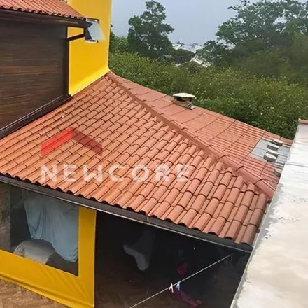 Buy this 6 bed house on Servidão Tumbérgia Azul (Azulzinha) in Campeche, Florianópolis - SC