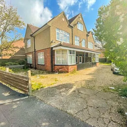 Buy this 6 bed house on 102 Heneage Road in Grimsby, DN32 9JQ