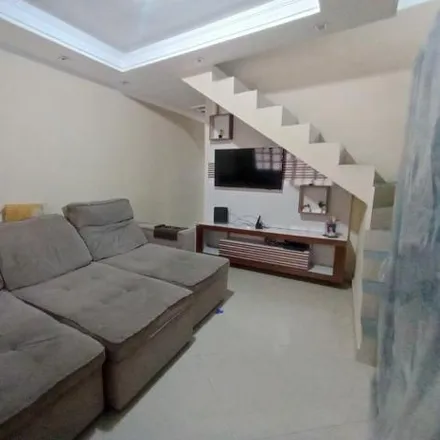 Buy this 4 bed house on Rua Flôr da Montanha in Bonsucesso, Guarulhos - SP