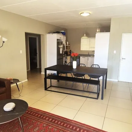 Image 1 - Wroxham Road, Paulshof, Sandton, 2062, South Africa - Townhouse for rent