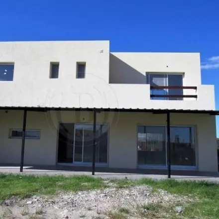 Buy this 3 bed house on unnamed road in Partido de Tigre, Dique Luján