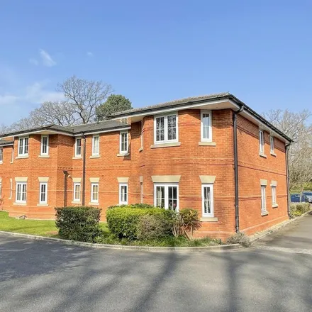Rent this 2 bed apartment on London Road in Sunningdale, SL5 0FL