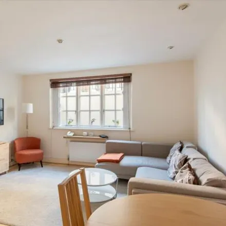 Image 2 - 17 Callcott Street, London, W8 7TQ, United Kingdom - Townhouse for sale