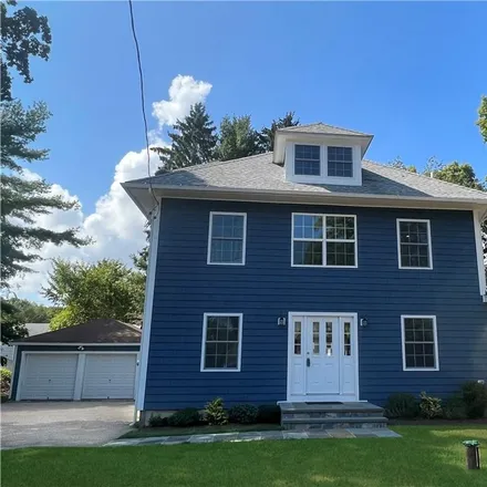 Rent this 6 bed house on 375 Newtown Avenue in Cranbury, Norwalk