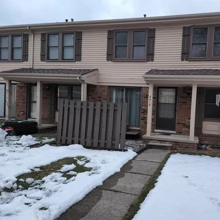 Rent this 3 bed condo on 8418 Dogwood Ln in Warren, Michigan