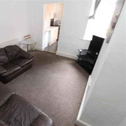Image 5 - Nugent Street, Leicester, LE3 5HH, United Kingdom - Townhouse for rent