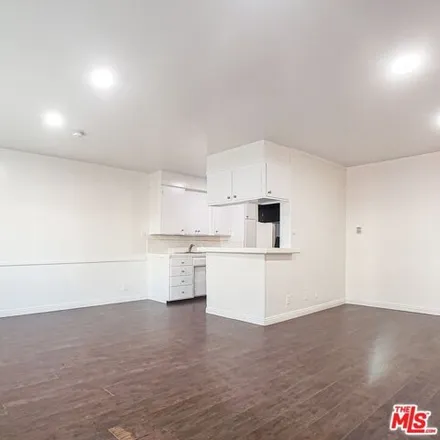 Image 3 - 465 North Kingsley Drive, Los Angeles, CA 90004, USA - House for rent