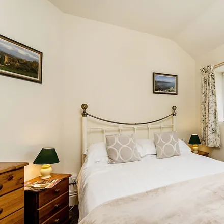 Rent this 1 bed townhouse on Minehead in TA24 8SQ, United Kingdom