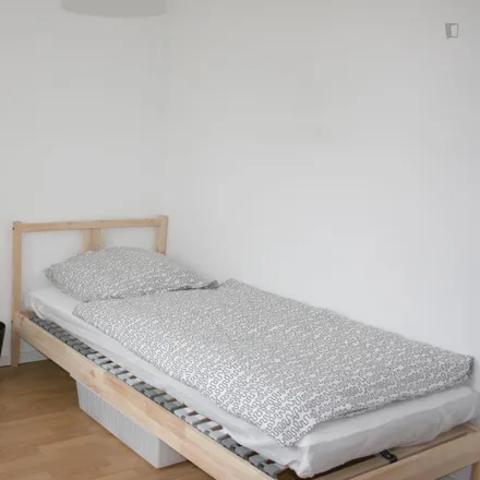 Rent this 3 bed room on Juicy Burger in Dominicusstraße 40, 10827 Berlin