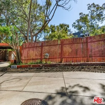 Image 3 - 8879 Hollywood Hills Road, Los Angeles, CA 90046, USA - House for sale