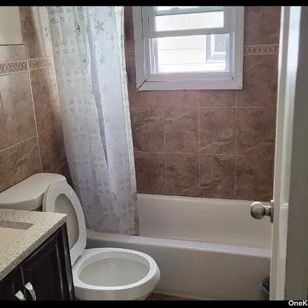 Image 5 - 81st Avenue, New York, NY 11040, USA - House for rent
