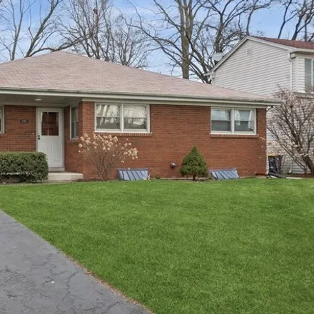 Buy this 3 bed house on 1381 Yager Avenue in Highland Park, IL 60035