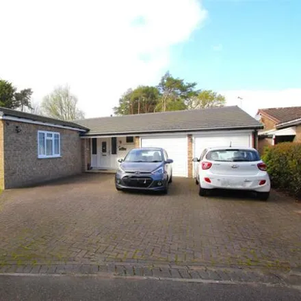 Buy this 4 bed house on Craigside Road in St Leonards, BH24 2QX