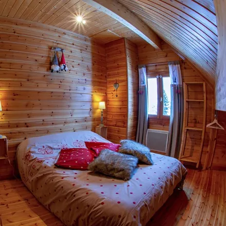 Rent this 3 bed house on Le mont dore - la in Chemin de Chaudefour à Montmie, 63240 Chambon-sur-Lac