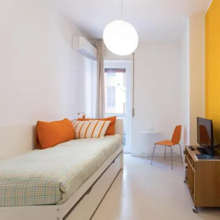 Image 4 - Via Egadi, 20144 Milan MI, Italy - Apartment for rent