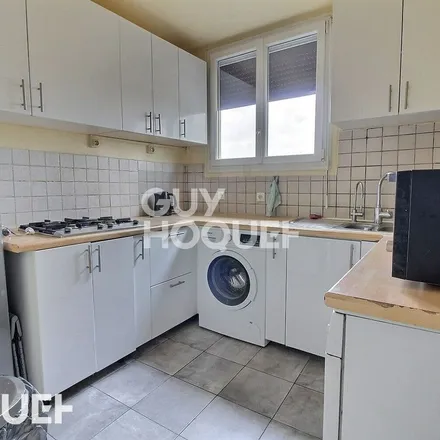 Rent this 3 bed apartment on Villejuif in Val-de-Marne, France