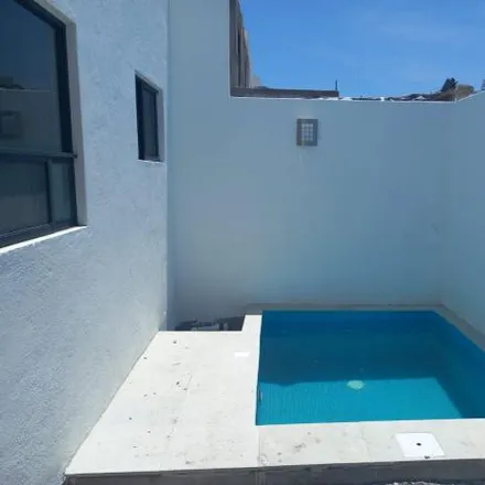 Buy this 4 bed house on Avenida Ignacio Zaragoza 21 in Delegación Centro Histórico, 76000 Querétaro