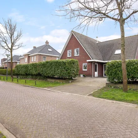 Rent this 8 bed apartment on Brouwersdam 40 in 2134 WZ Hoofddorp, Netherlands