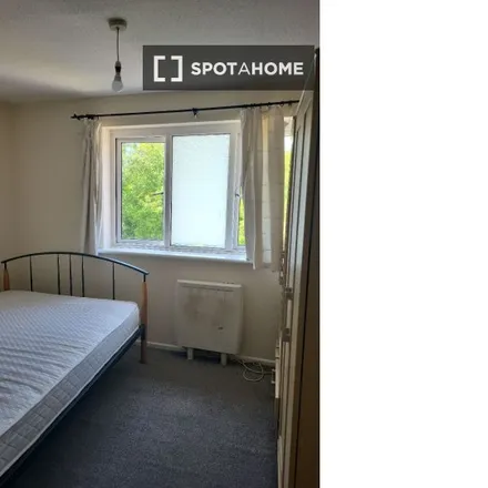 Rent this 3 bed room on 72 Vaughan Road in London, HA1 4EE