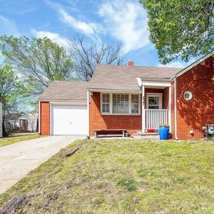 Buy this 2 bed house on 683 North Glendale Street in Wichita, KS 67208