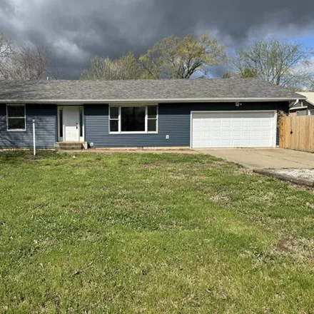 Buy this 3 bed house on 798 East Broadway Street in Bolivar, MO 65613