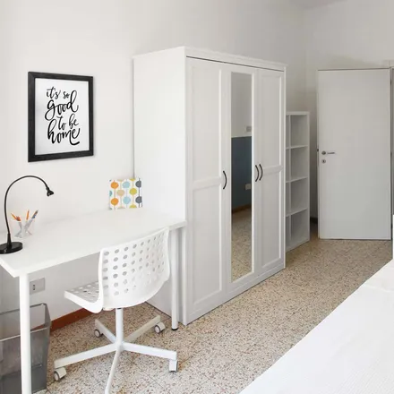 Rent this 4 bed room on Ubik in Via Irnerio 27b, 40126 Bologna BO