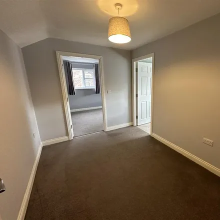 Image 3 - 28 Sunny View, East Ardsley, WF3 2JP, United Kingdom - Apartment for rent