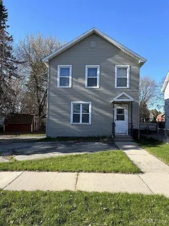 Buy this 3 bed house on 610 5th Avenue in Menominee, MI 49858