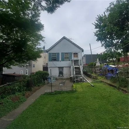 Buy this 2 bed house on 6 Whelan Place in City of Yonkers, NY 10703
