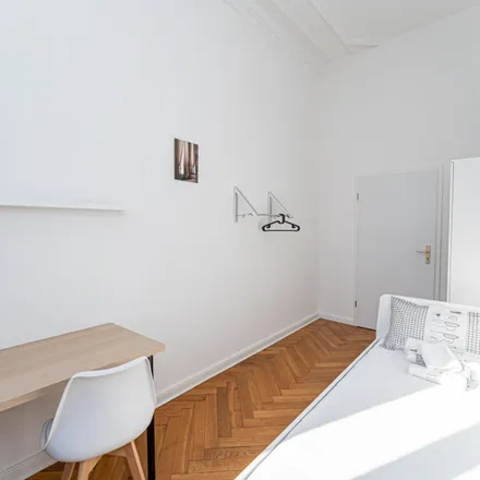 Rent this 9 bed room on Kaiser-Friedrich-Straße 48 in 10627 Berlin, Germany