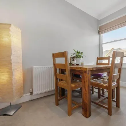 Image 4 - 75 Broomwood Road, London, SW11 6NP, United Kingdom - Apartment for rent