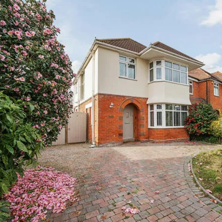 Buy this 3 bed house on 2 Pentire Avenue in Southampton, SO15 7RS