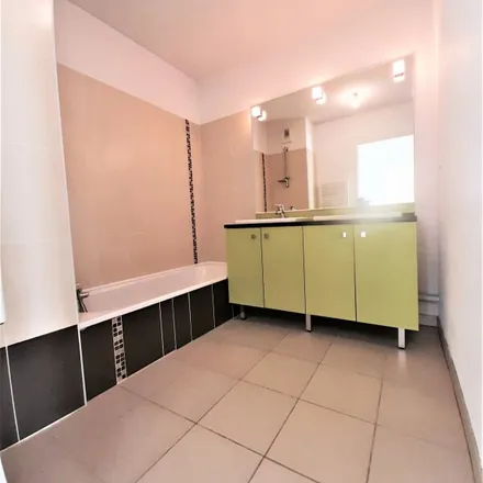 Rent this 3 bed apartment on 38 Avenue d'Ouessant in 31770 Colomiers, France