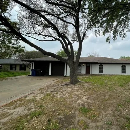 Rent this 3 bed house on 576 Edgewood Avenue in Corsicana, TX 75110