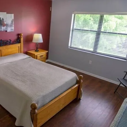 Rent this 6 bed apartment on Bradenton