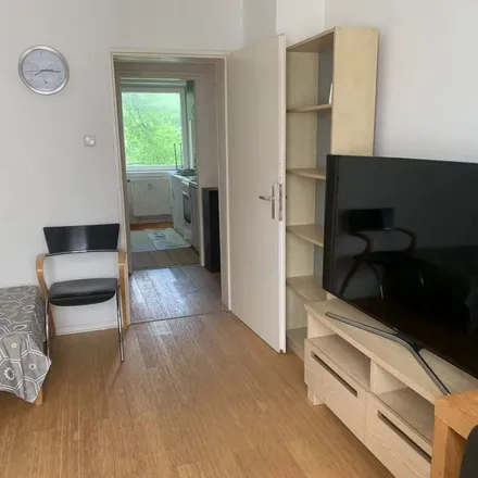 Rent this 3 bed apartment on Hohe Linde 8 in 30519 Hanover, Germany