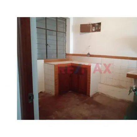Buy this 7 bed house on unnamed road in San Martín de Porres, Lima Metropolitan Area 15108