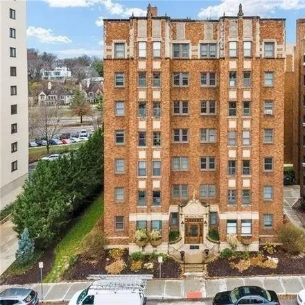 Image 1 - Eugene Field Apartments, 807 West 48th Street, Kansas City, MO 64112, USA - Condo for sale