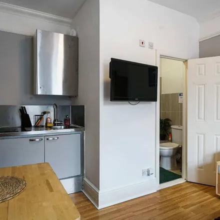 Rent this 1 bed apartment on London in NW10 2BB, United Kingdom