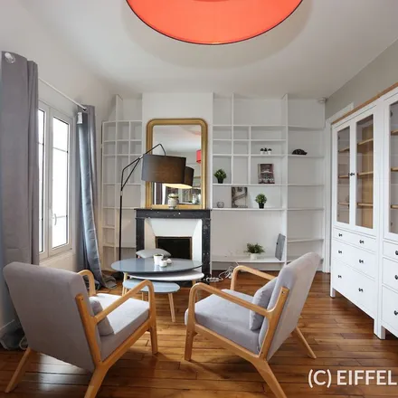 Image 3 - 8 Place d'Anvers, 75009 Paris, France - Apartment for rent