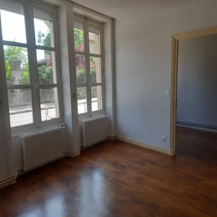 Image 7 - 14 Rue Charles de Gaulle, 42190 Charlieu, France - Apartment for rent