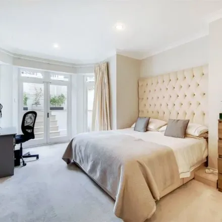 Image 5 - 10 Belsize Park, London, NW3 4DU, United Kingdom - Apartment for rent