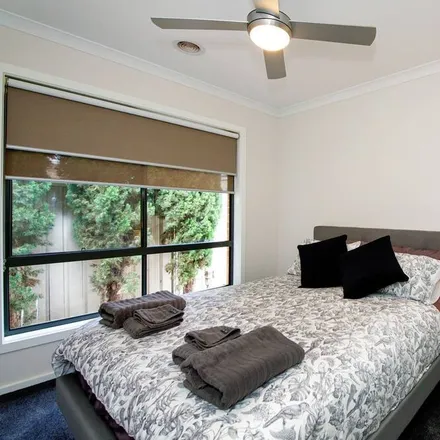 Rent this 3 bed house on Yarrawonga VIC 3730